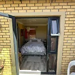 Cosy 1 Bedroom And Jacuzzi In Muizenberg