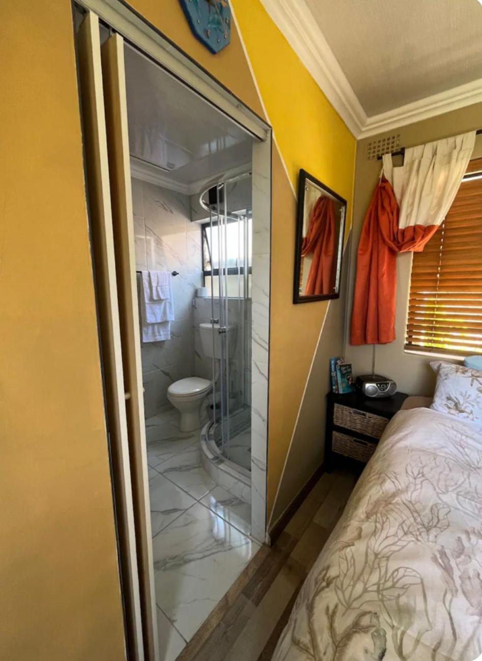 Guest house Cosy 1 Bedroom And Jacuzzi In Muizenberg Cape Town