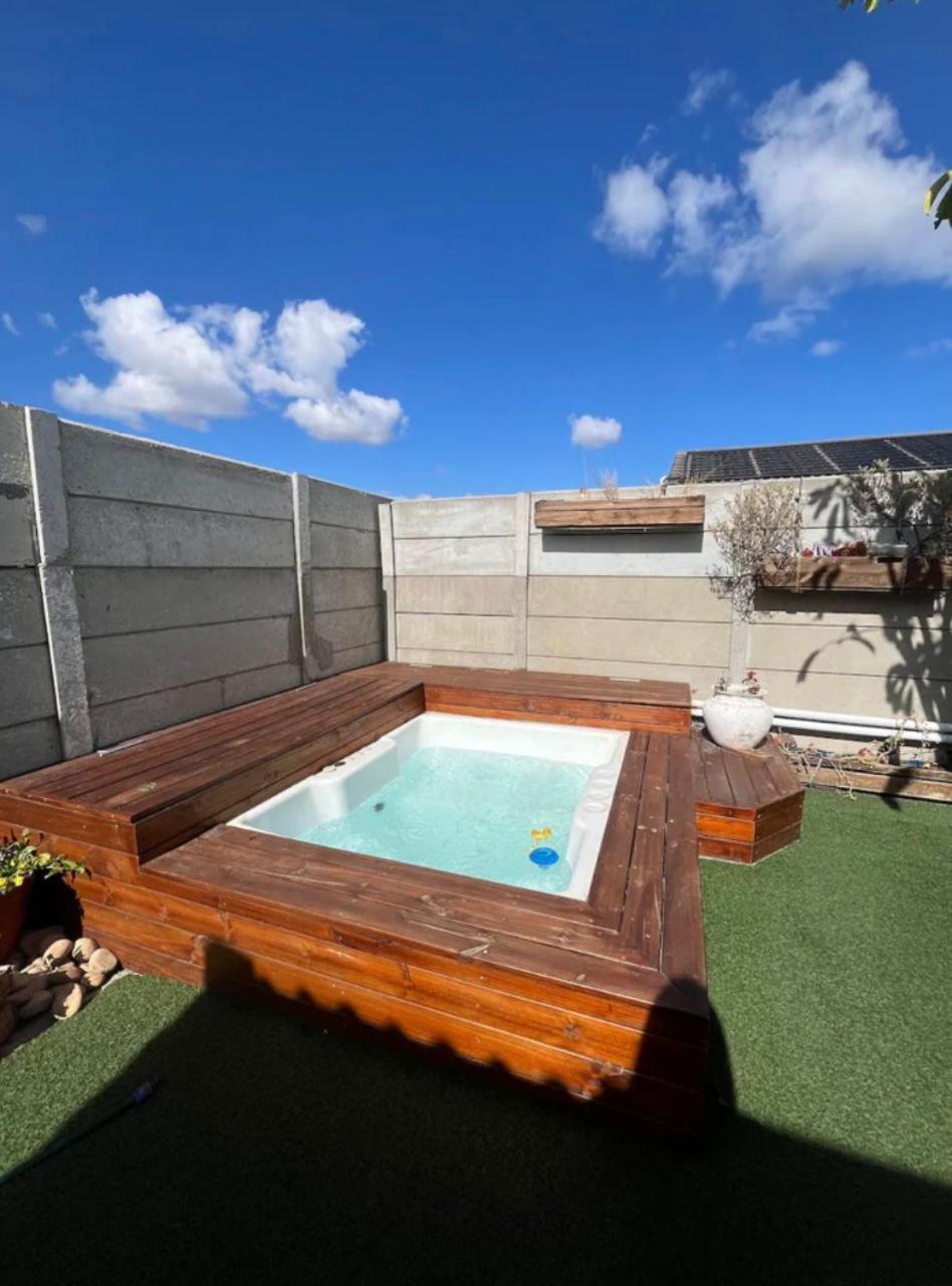 Cosy 1 Bedroom And Jacuzzi In Muizenberg *